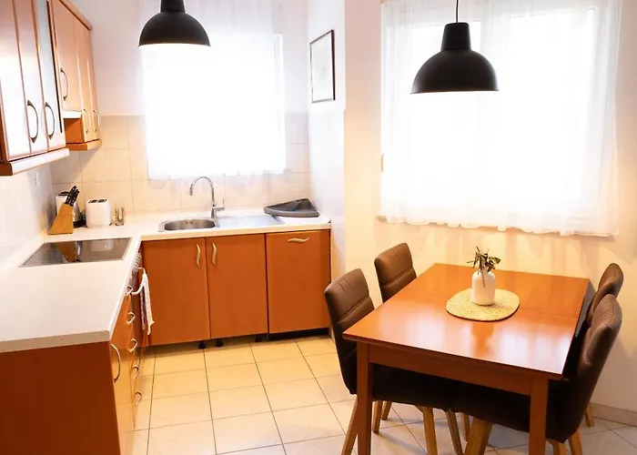 Sailors - 3 Min To Apartment *